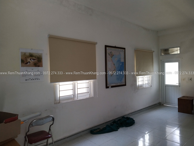 Mẫu rèm cuốn trơn văn phòng Rèm Thuận Khang giá rẻ chống nắng 100 phần trăm khu vực Đống Đa Hà Nội