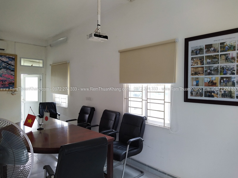 Rèm cuốn văn phòng Rèm Thuận Khang gọn gàng tối ưu diện tích cho văn phòng làm việc tại Hà Nội