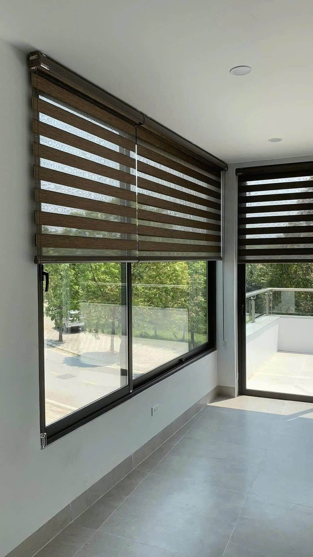 Rèm cầu vồng Romano