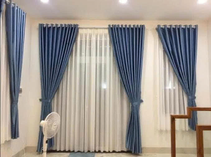 Rèm cửa màu xanh dương