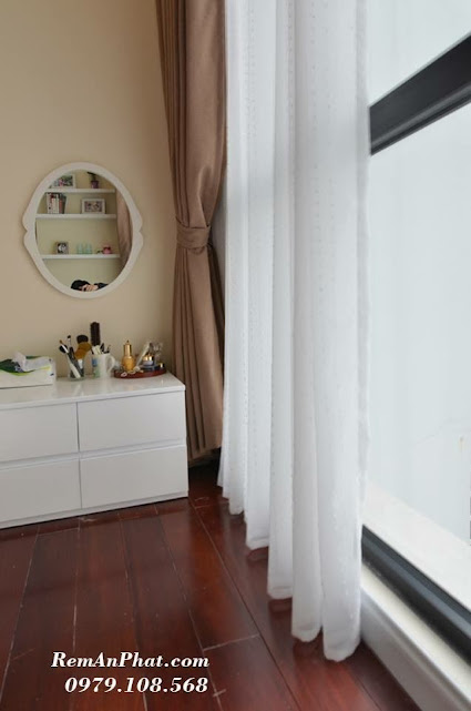 Rèm cửa sổ voan trắng