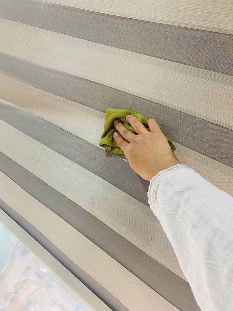 Cách vệ sinh rèm cầu vồng Basic