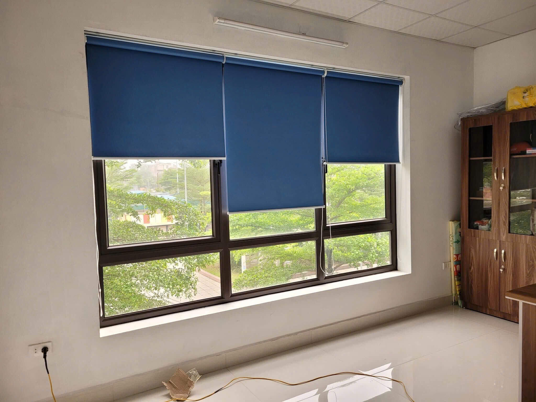 Cách Lắp Rèm Cuốn Tại Nhà Chuẩn 100% – Bí Kíp “Khoan Không Bụi” Từ Chuyên Gia