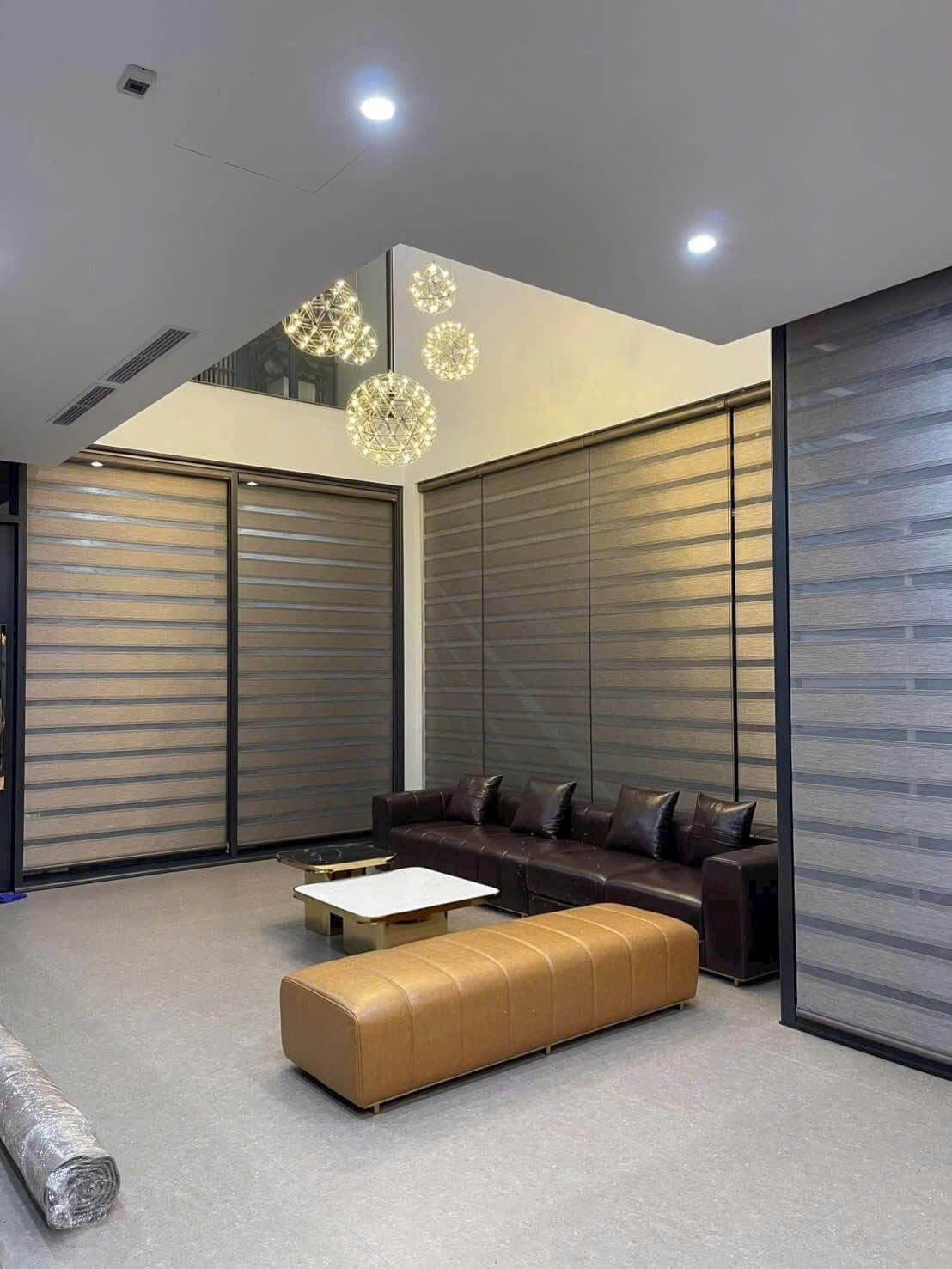 Rèm Cuốn Tại Huế 2026: Chống Gió Lào & Nồm Ẩm | Rèm Thuận Khang