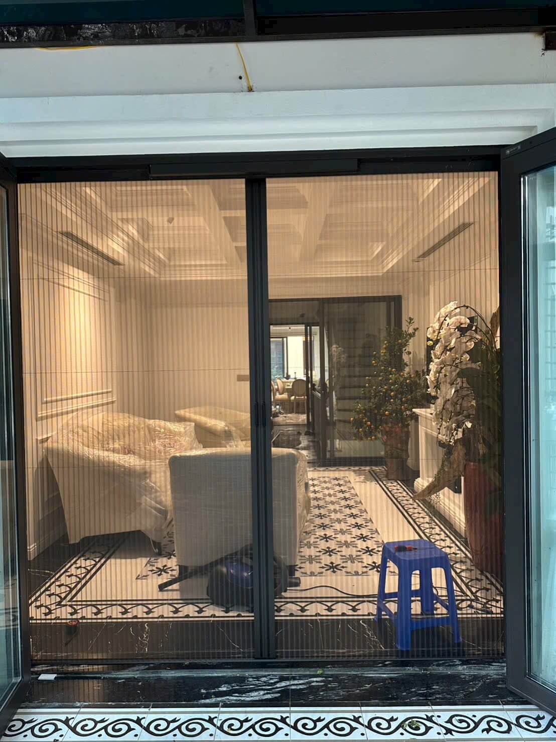 Tự làm cửa lưới chống muỗi tại nhà: Đừng để “tiền mất tật mang” vì 5 sai lầm này